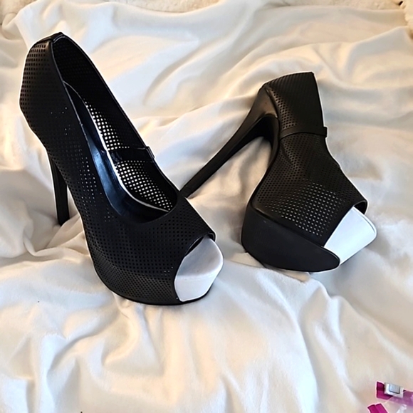 NEW Beau & Ashe Platform Barbie Heels - Picture 1 of 4
